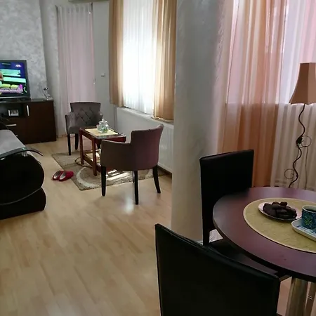 Jabuka * パラチン